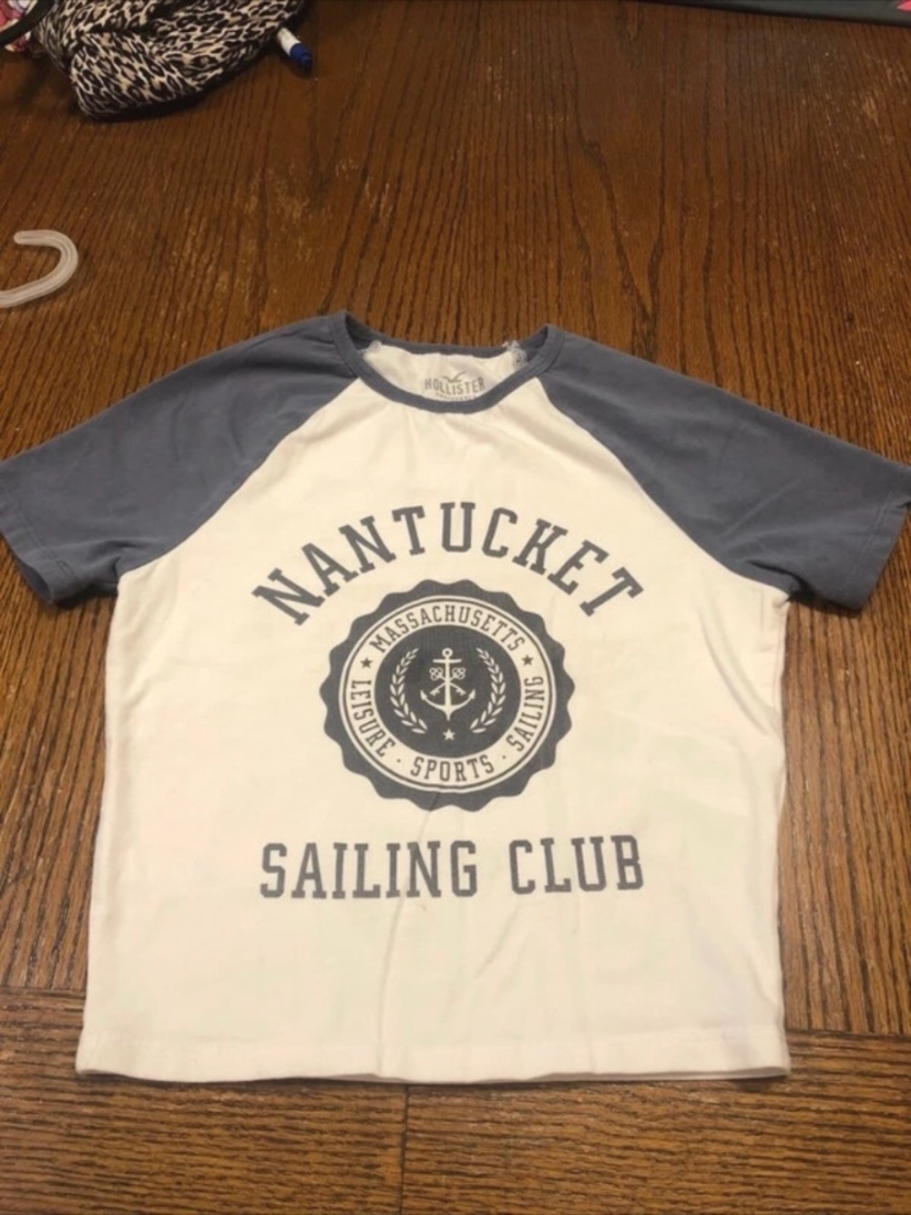 Hollister top
